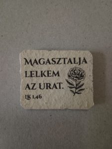 Kő hűtőmágnes, natúr - Kereszt-Média Kft. - Magasztalja lelkem az Urat