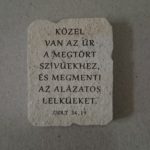 Kő hűtőmágnes, natúr - Kereszt-Média Kft. - Közel van az Úr