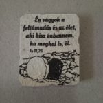 Kő hűtőmágnes, natúr - Kereszt-Média Kft. - Én vagyok a feltámadás