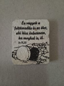 Kő hűtőmágnes, natúr - Kereszt-Média Kft. - Én vagyok a feltámadás